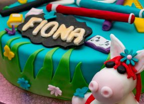 Rezept: Wir backen eine Torte zur Einschulung von Fiona mit modellierten Figuren